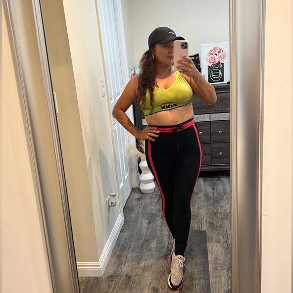 ❤️Pink VS Yoga Pants Leggings with strings - Picture 11 of 11